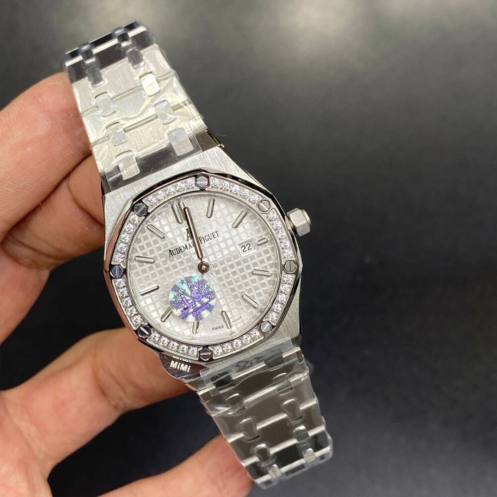 اوديمار بيجيه AP124 (Audemars Piguet Royal Oak Chronograph)