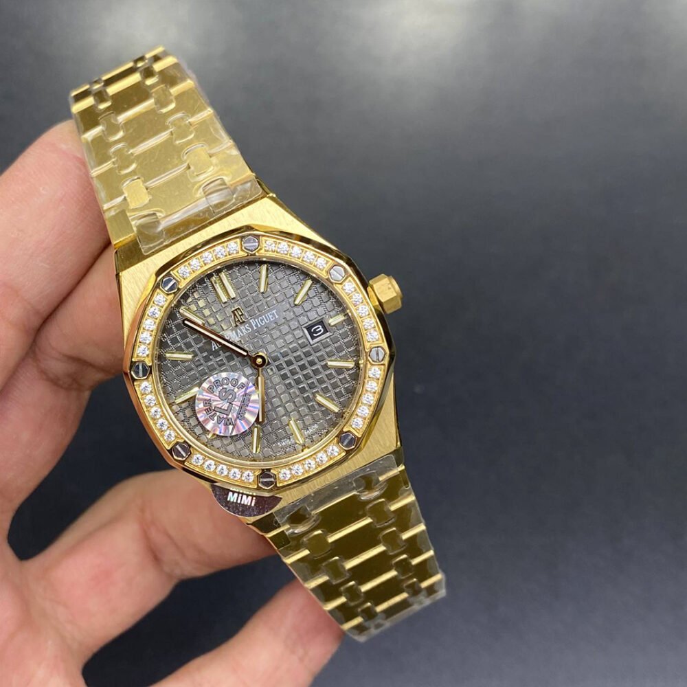 اوديمار بيجيه AP126 (Audemars Piguet Royal Oak Chronograph)